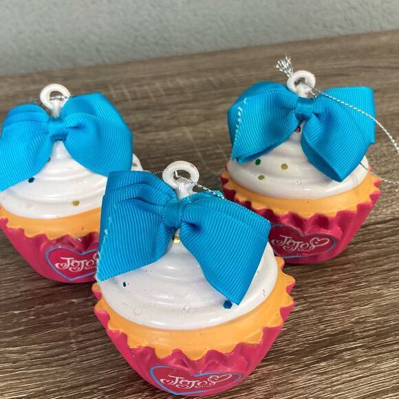 JoJo‎ Siwa Cupcake & Bow Christmas Ornament Set of 3 Multicolor Ornaments - Picture 3 of 9